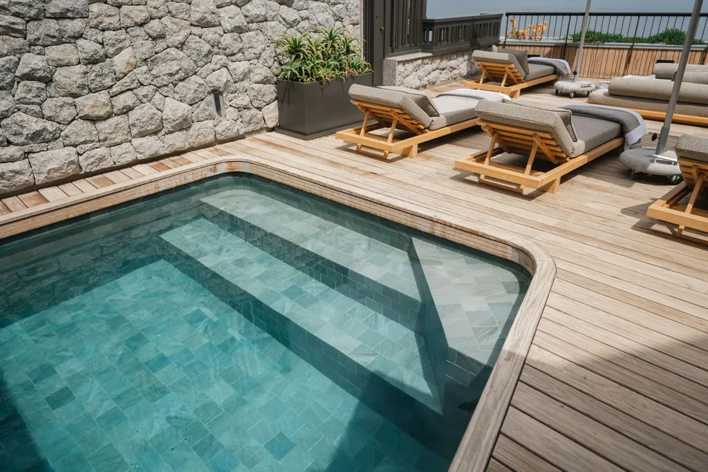 Private pool